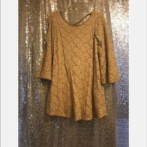 FOREVER 21 Cream Lace Bell Sleeve Dress